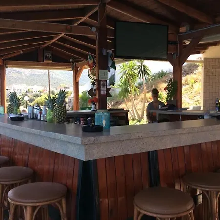 Sea View Cafe And Cocktail Bar *